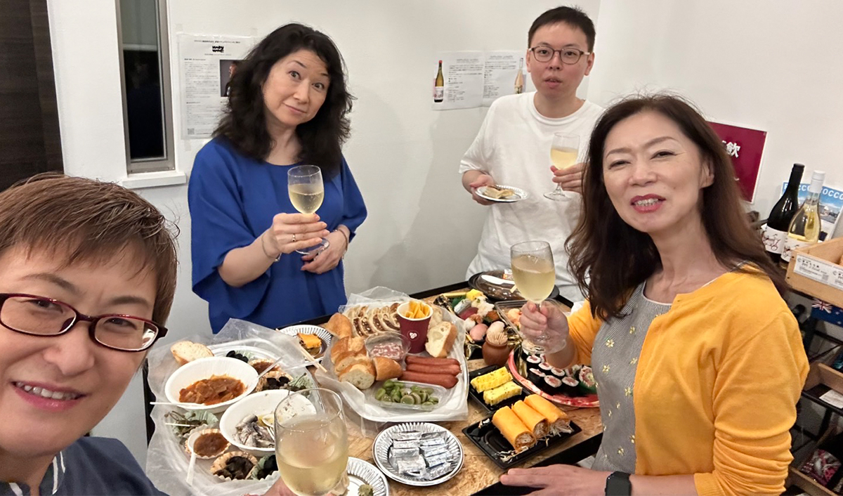 ワインの分野で活躍するプロ3人組「ちよみ会」